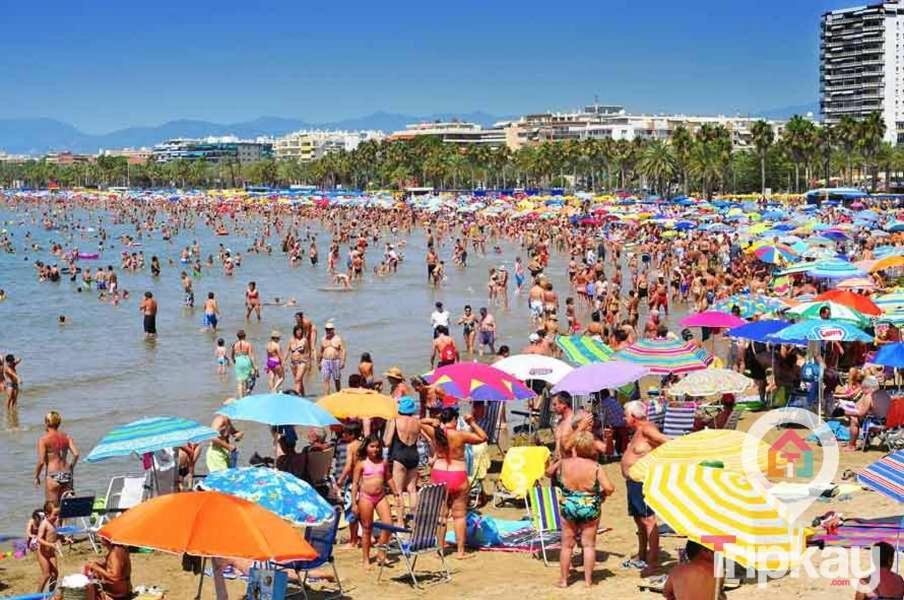 Carlos V Salou Bagian luar foto
